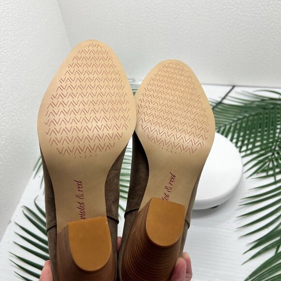 Violet & Red Jackson Lazer Cut Topline Ankle Bootie in Taupe Brown Size 9 NWOB - Picture 7 of 10